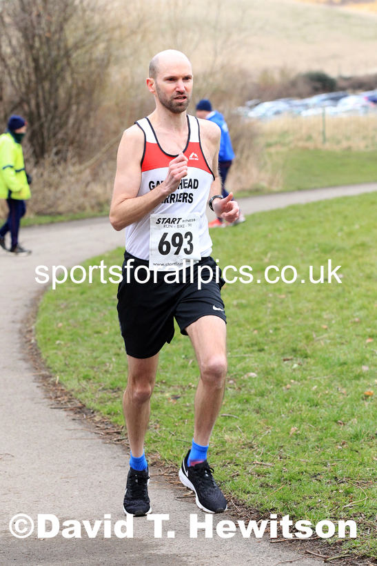 Senior men and veteran men over-40s NECAA Road Relay Champs., Hetton Lyons Park, Hetton le Hole, County Durham. Photo: David T. Hewitson/Sports for All Pics